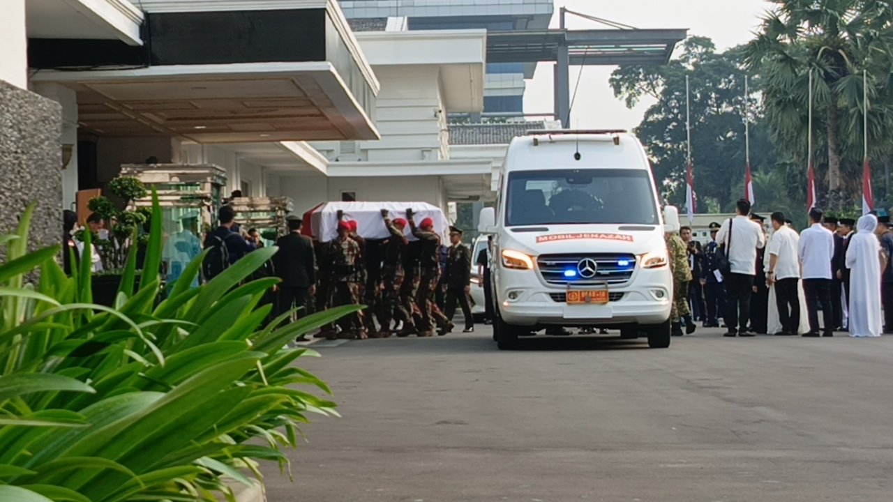 Sebelum Dimakamkan di TMP Kalibata, Jenazah Ryamizard Dibawa ke Kemhan