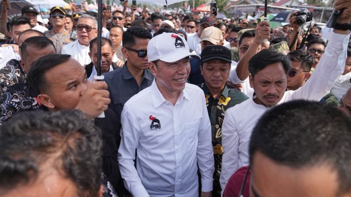 Visit Agenda: Blusukan ke Lampung, Jokowi Jajan Es Teh dan Sosis Bakar