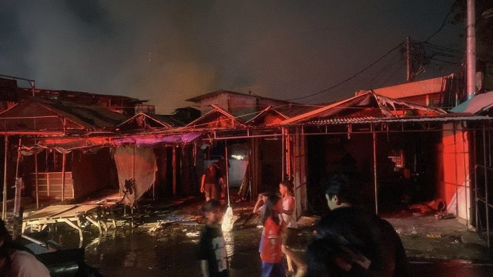 Enam Korban Kebakaran Pasar Jiung Kemayoran Dievakuasi ke RS Hermina
