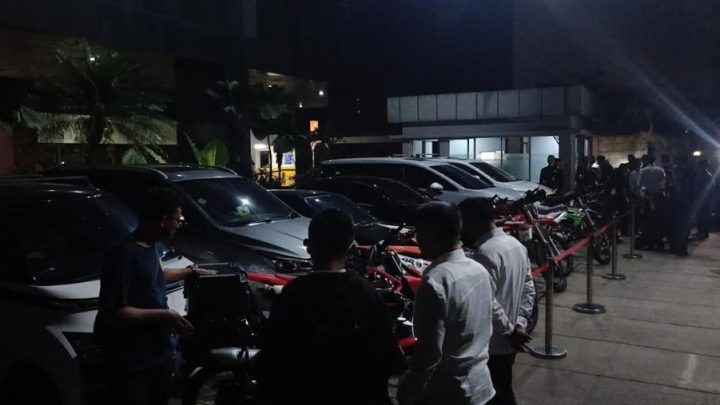 OTT Kantor Imigrasi Jakbar: KPK Sita 22 Kendaraan – 11 Sepeda hingga Ratusan Gram Logam Mulia