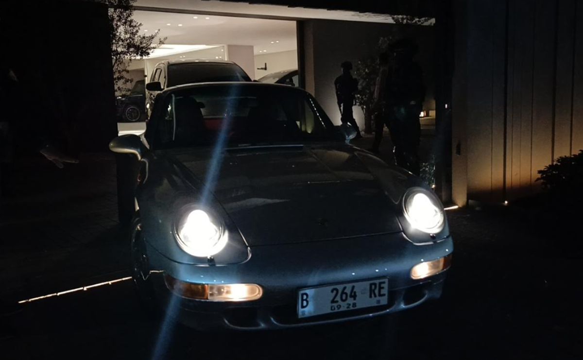 KPK Sita Porsche hingga Perhiasan saat Geledah Rumah Eks Wamen Imipas Silmy Karim
