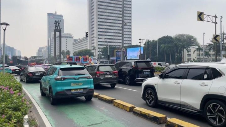 New Policy: Jelang Puncak HUT Ke-499 Jakarta, Lalu Lintas di Bundaran HI Padat