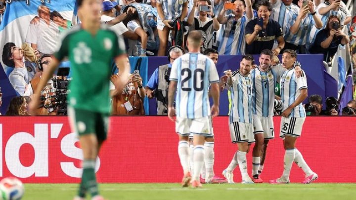 Menggila di Laga Argentina vs Aljazair – Lionel Messi Pemain Pertama MLS yang Cetak Hattrick di Piala Dunia!