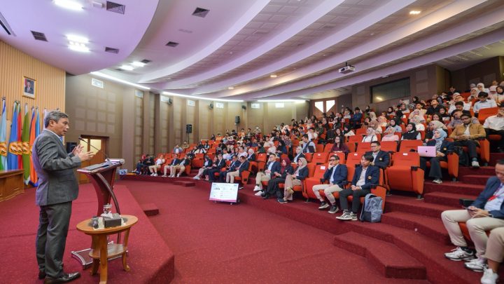 Latest Program: Fenomena FOMO, Mahasiswa Diajak Bijak Kelola Uang
