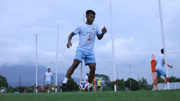 Masa Depan Robi Darwis Jadi Teka-teki Usai Tinggalkan Persib Bandung