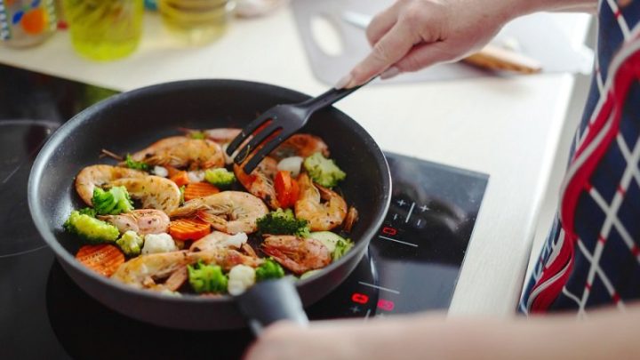 Solving Problems: Jangan Asal Panaskan Ulang Makanan Ini! Bisa Jadi Berbahaya buat Tubuh