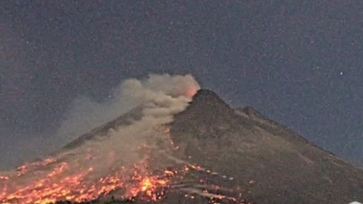 Merapi Erupsi Lagi! Awan Panas Guguran Meluncur 2 Km – Warga Diminta Waspada