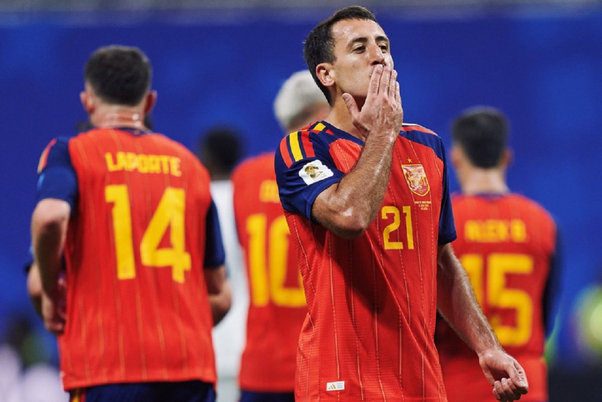 mikel_oyarzabal_mencetak_dua_gol_saat_timnas_spanyol_menang_4_0_atas_arab_saudi_spainisfootball-gUce_large