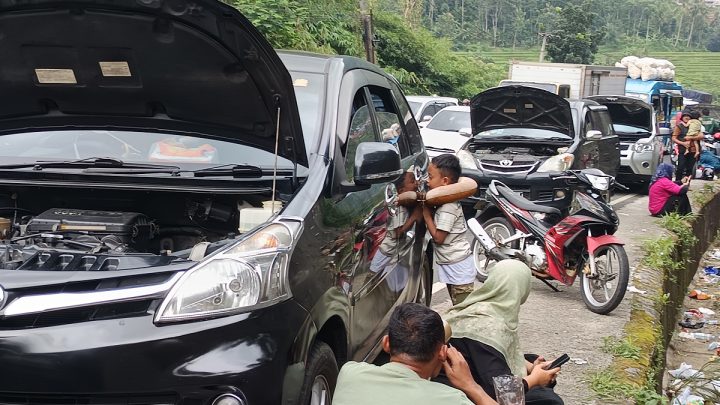 Facing Challenges: 5 Masalah Mobil yang Sering Terjadi di Jalan dan Sulit Ditangani Sendiri