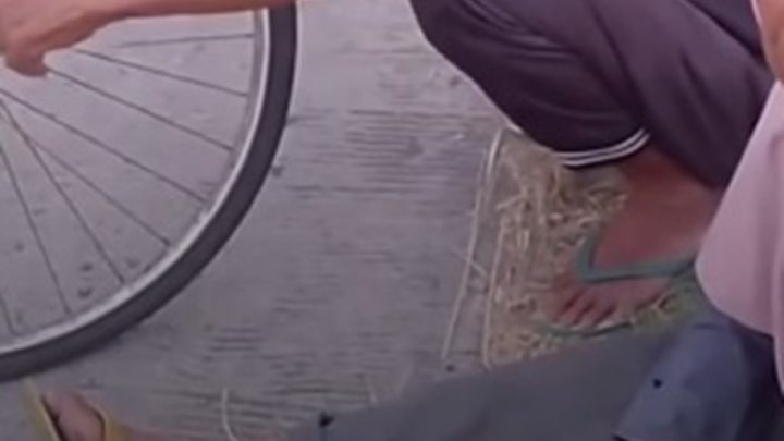 Viral! Nenek Temukan Dompet di Jalan Minta Tebusan Rp1 Juta ke Pemilik – Netizen: Astagfirullah!