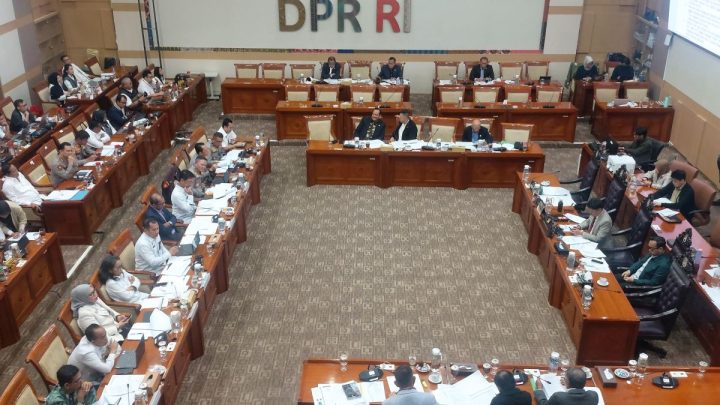 Topics Covered: Panja RUU Polri Sepakati Syarat Minimal Masuk Polisi Tetap SMA