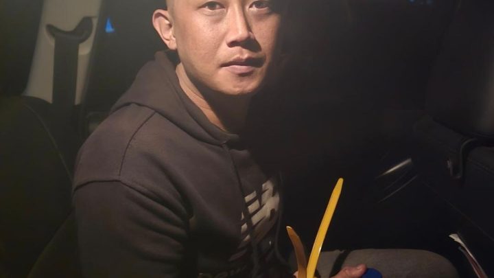 Latest Update: Penampakan Taufik Hidayat Usai Ditangkap Polisi, Tangannya Diborgol Kabel Ties!
