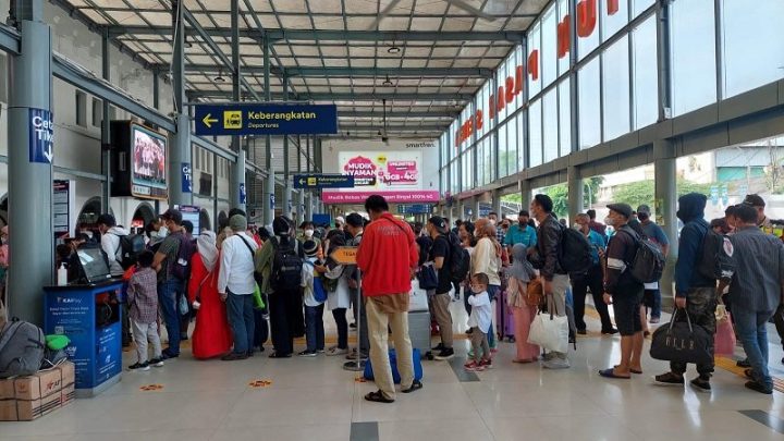 Penumpang Kereta Api Naik 7,65% – Moda Transportasi Lain Turun
