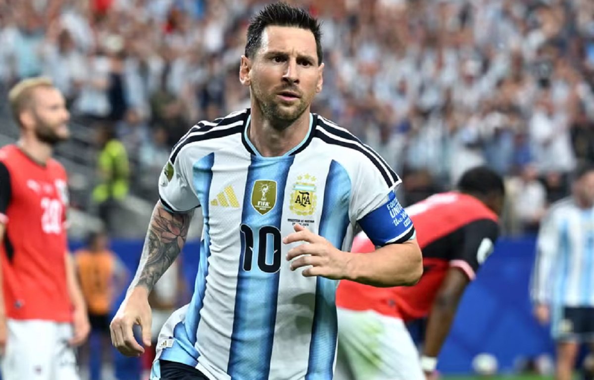 Messi Berbincang Serius dengan Bintang Austria Usai Pecahkan Rekor Gol Piala Dunia – Diduga Ini yang Dibahas