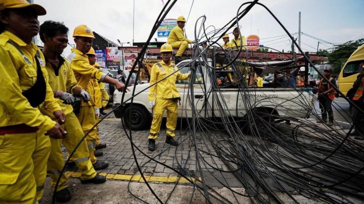 Latest Program: Pemprov DKI Klaim Sudah Putus Kabel Udara Sepanjang 11 Km di Jakbar sejak 2023