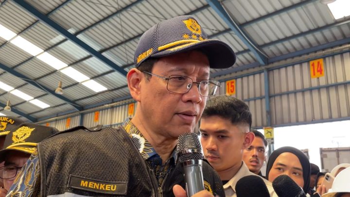 Visit Agenda: 4 Fakta Transaksi di Pelabuhan Wajib Pakai Rupiah hingga Biang Kerok 3.100 Kontainer Numpuk