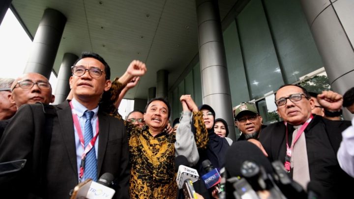Official Announcement: Dokter Tifa dan Roy Suryo Tak Ditahan Selama Persidangan Kasus Ijazah Jokowi