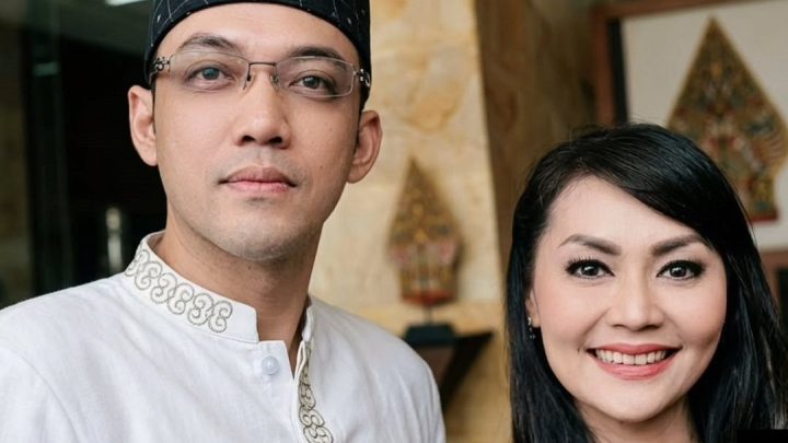 Derry Sulaiman Sentil Sandy Tumiwa yang Kembali Unggah Foto Tessa Kaunang: Move On Brother!