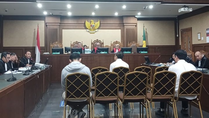 Announced: Sidang Suap Bea Cukai, Pemilik Blueray Cargo Akui Setor Rp30 Miliar ke Ahmad Dedi