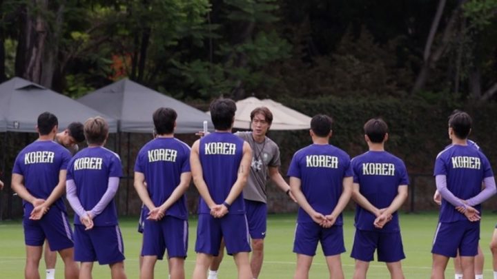 Facing Challenges: Hong Myung-bo Emosi Sesi Latihan Timnas Korea Selatan Diintip Drone Jelang Lawan Meksiko!