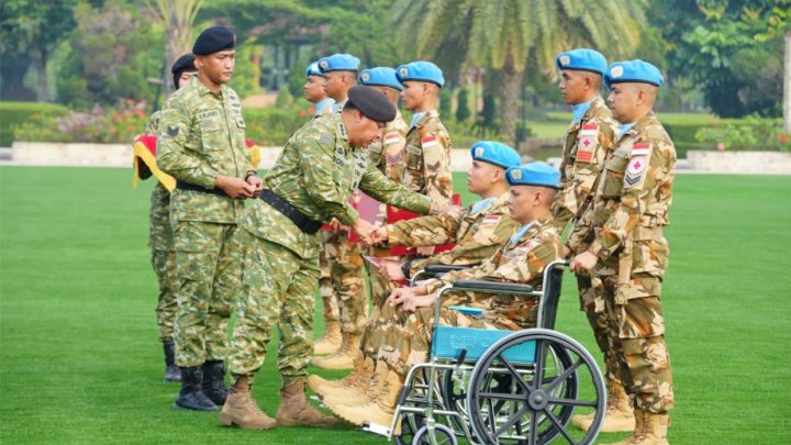 Important Visit: Momen Mengharukan Jenderal Tempur TNI Sambut Kedatangan Pasukan yang Bertugas di Lebanon