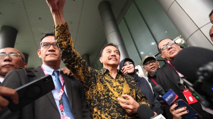 Official Announcement: Sidang Roy Suryo dan Dokter Tifa Digelar di PN Jakarta Timur, Jokowi Hadir?