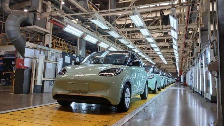 Special Plan: Permintaan Pasar Mobil Listrik Tinggi, MPMRent Borong 50 Unit Wuling Binguo EV