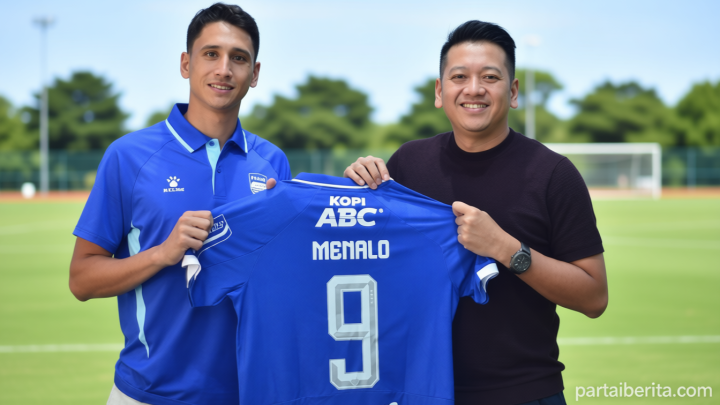 Terinspirasi Ronaldo – Luka Menalo Pilih Gunakan Nomor 9 di Persib Bandung!