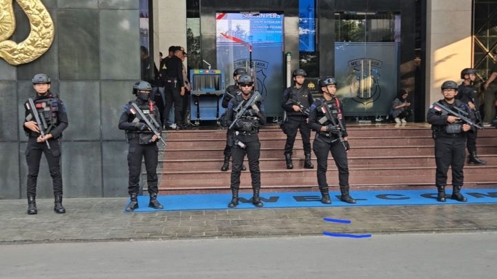 Important News: Jelang Konferensi Pers Tiga Kasus Korupsi, Brimob Bersenjata Jaga Gedung Promoter Polda Metro