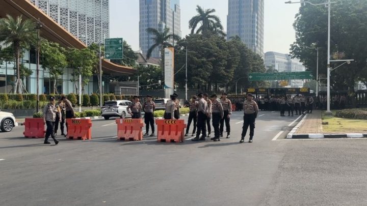 Demo Mahasiswa di Medan Merdeka Selatan – Arus Lalu Lintas Dialihkan