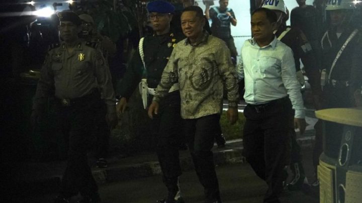 Tak Permasalahkan Febrie Ditahan Tanpa Borgol dan Rompi, DPR: Yang Penting Pantau Pascapenahanan
