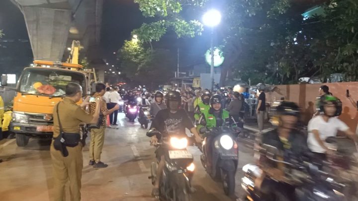 JPO Tendean Selesai Dibongkar – Kendaraan Menuju Blok M Kembali Melintas