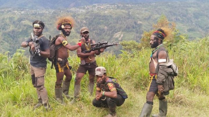 KKB Berondong Tembakan ke TNI – Warga Sipil Tewas Kena Peluru Nyasar di Intan Jaya