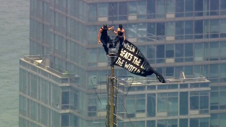 Aksi Nekat Melamar di Puncak Gedung Empire State – Pasangan Rusia Ditangkap