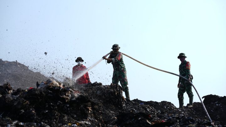 BNPB: Kebakaran TPA Jatiwaringin Telah 100 Persen Dipadamkan – Masuk Fase Pendinginan