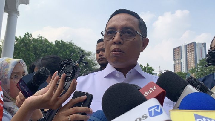 Announced: Hasan Nasbi: Presiden Komitmen Berantas Korupsi Tanpa Pandang Bulu