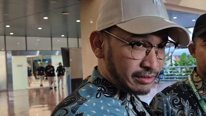 Ruben Onsu Tampil Brewok Sepulang Umrah – Bikin Pangling!