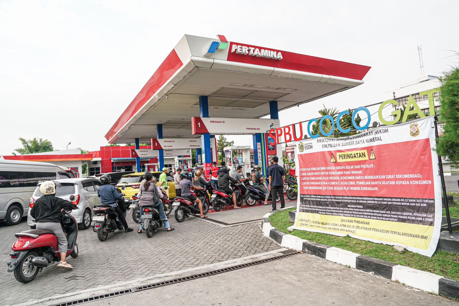 Solution For: 5 Fakta Antrean BBM di SPBU hingga Prajurit TNI Jadi Sopir Tangki Pertamina
