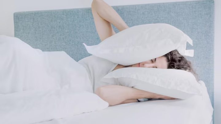 Benarkah Tidur saat Rambut Basah Bisa Bikin Flu?