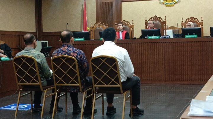 Tiga Pejabat Bea Cukai Didakwa Terima Suap Rp63,5 Miliar dalam Kasus Impor Barang