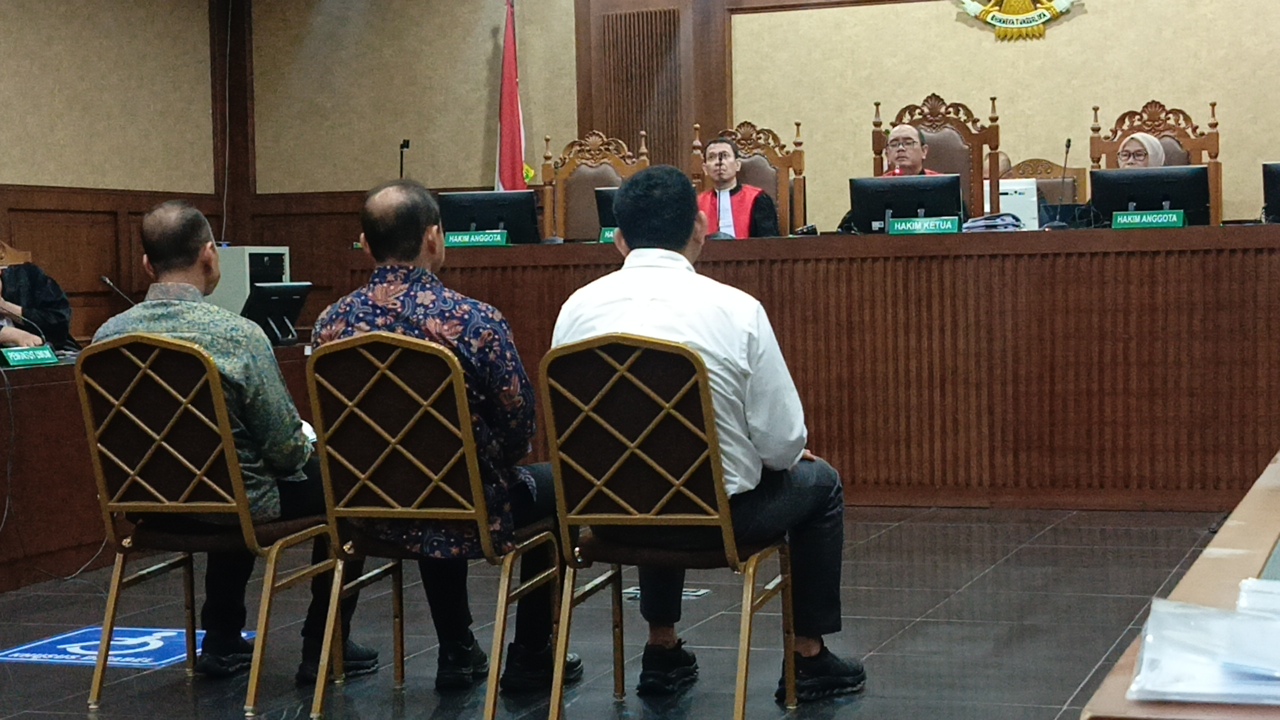 Tiga Pejabat Bea Cukai Didakwa Terima Suap Rp63,5 Miliar dalam Kasus Impor Barang