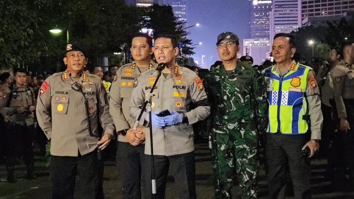 Polisi Tangkap 2 Orang Bawa Pisau dan Golok Menuju Titik Aksi Mahasiswa, Motifnya Didalami