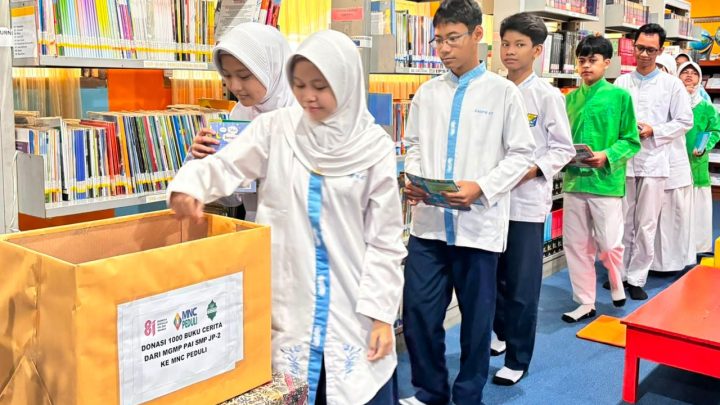MGMP PAI dan Budi Pekerti SMP Jakpus Donasikan 1.000 Buku Cerita ke MNC Peduli