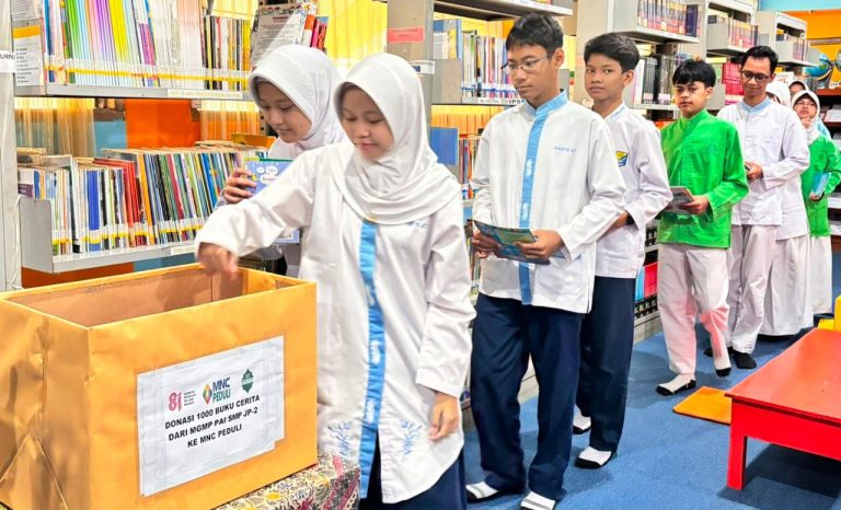 donasikan_1000_buku_cerita_ke_mnc_peduli-wqnL_large