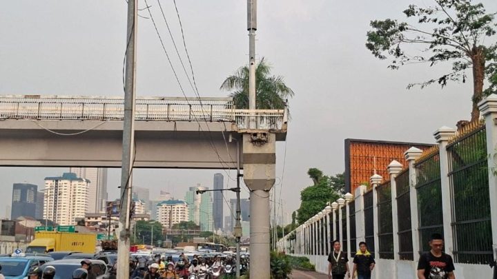 JPO Depan DPR RI Tanpa Akses Tangga, Pramono: Dulu yang Bangun PUPR