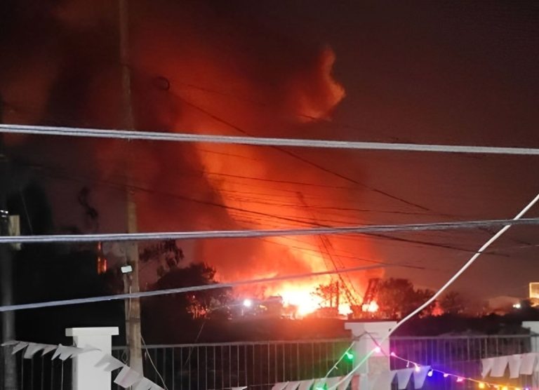 kapal_terbakar-sAcS_large