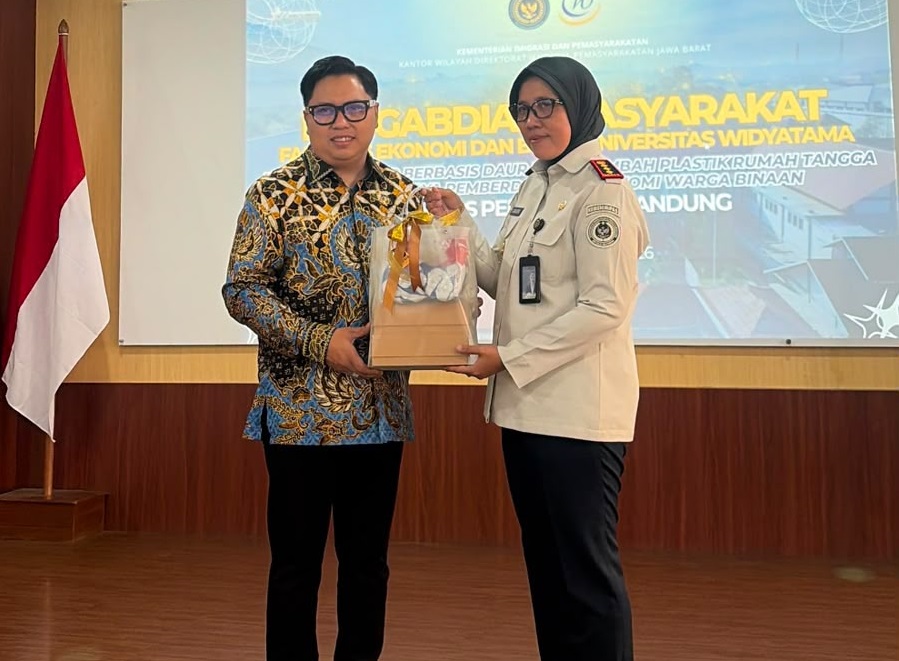 ketua_komisi_i_dprd_kota_bandung_radea_respati_paramudhita-qZCj_large