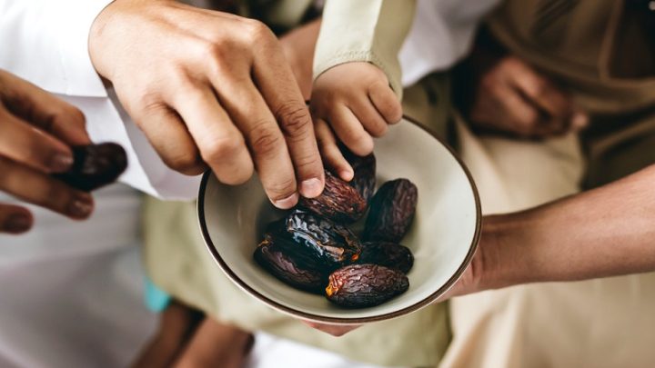Amankah Melunakkan Kurma untuk Bayi Baru Lahir? Ini Kata Pakar