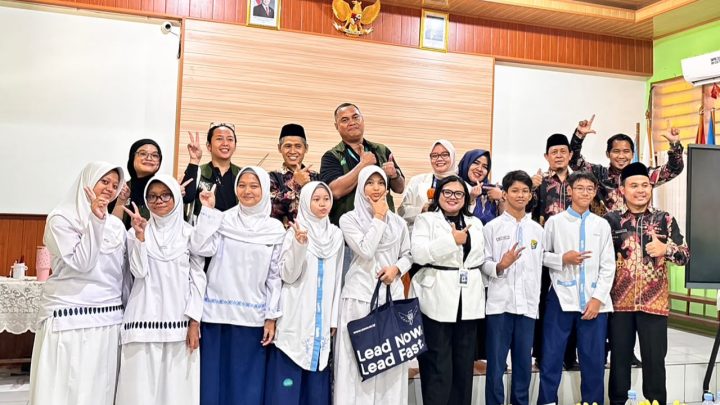 HUT Ke-81 RI, MNC Peduli dan MGMP Latih Kepemimpinan 100 Pelajar dari 35 SMP di Jakpus
