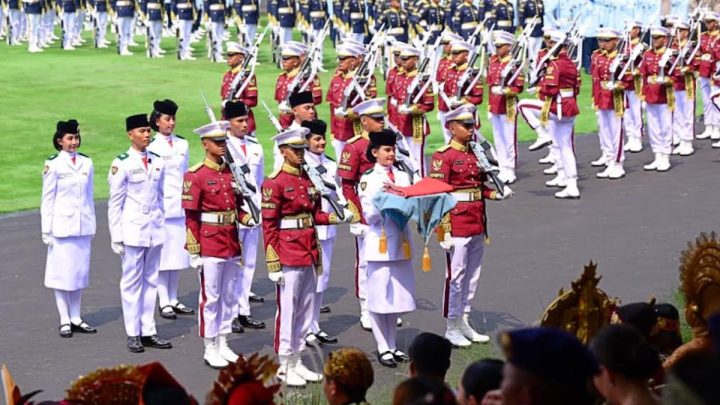 Ini Tim Paskibraka ‘Indonesia Adil Makmur’ Bertugas pada Upacara Penurunan Bendera di Istana